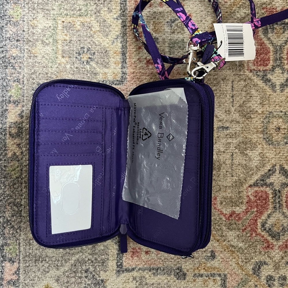 Vera Bradley All In One Crossbody bag. NWT. - Picture 3 of 4